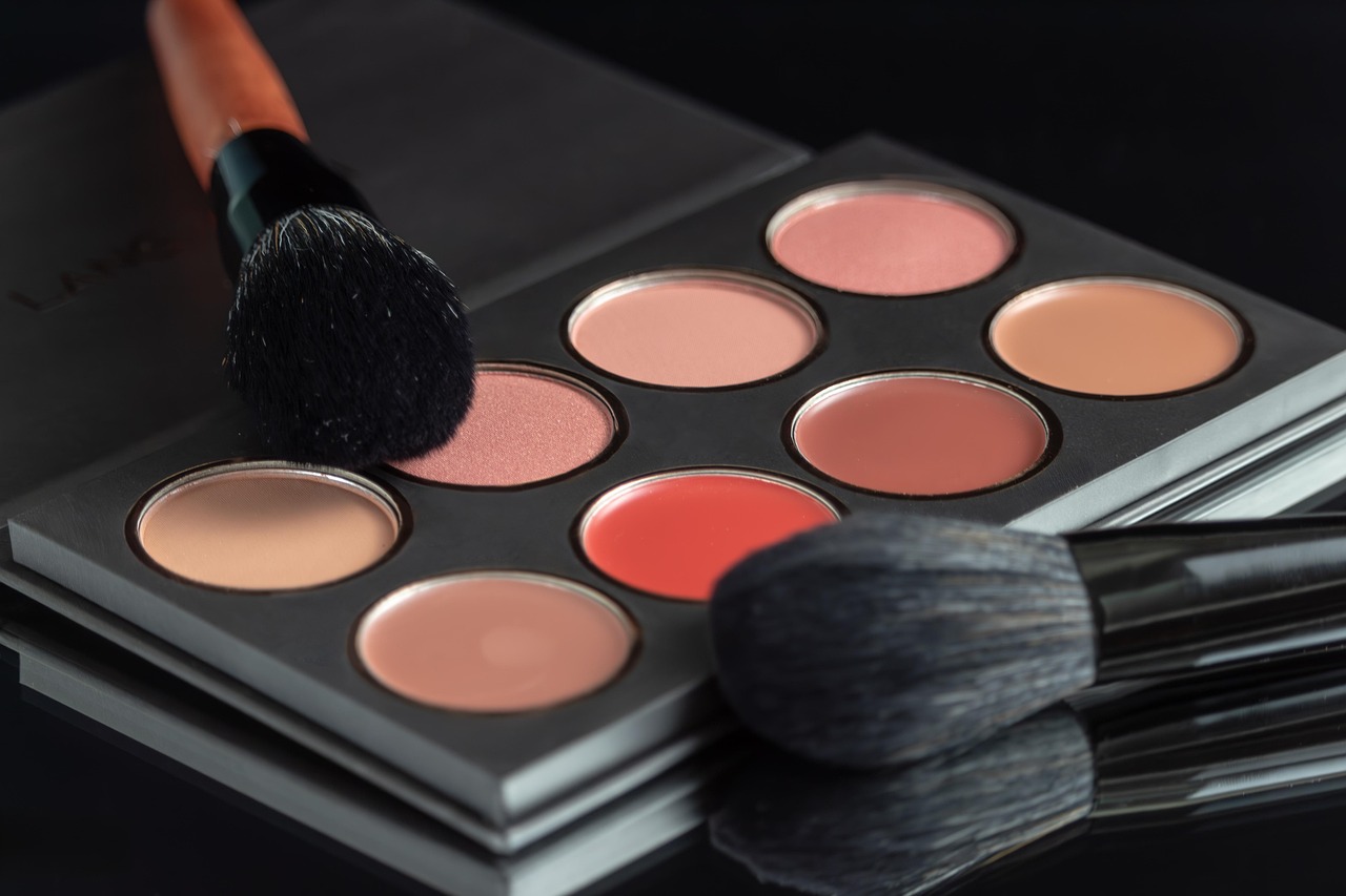 media-cosmetics-9086984_1280
