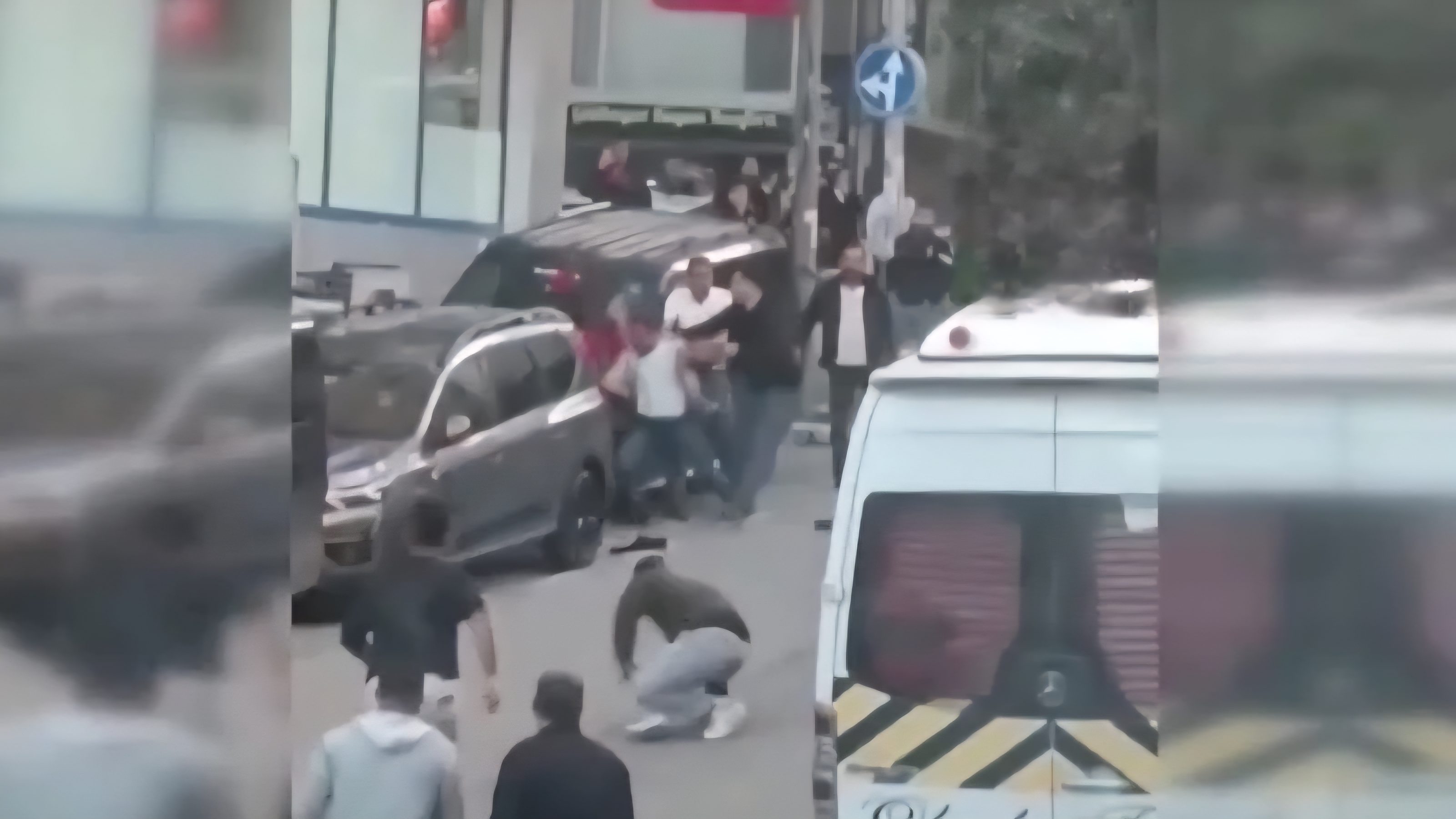 media-akraba-ailelerin-evlilik-tartismasi-kanli-bitti-1-olu-4-yarali-vqhb
