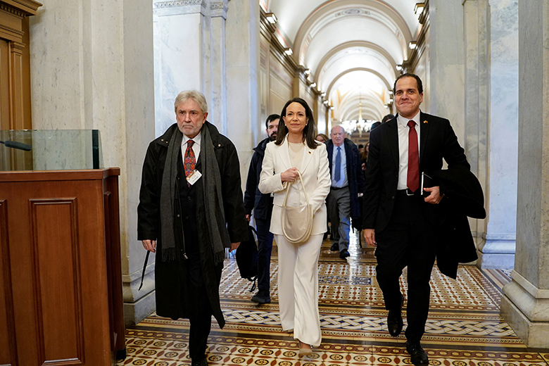 media-2026-01-15t201303z_1791137371_rc2w1jaawcuu_rtrmadp_3_usa-trump-venezuela