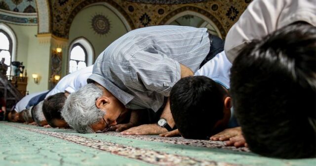 media-1656762786_namaz-e1595960870856