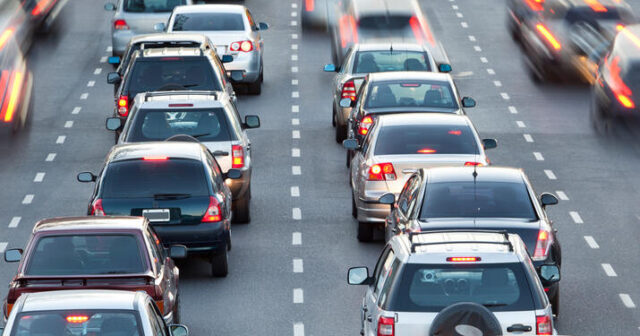 media-heavy-traffic-highway-cars-tixac-car