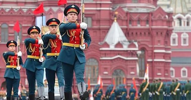 media-moskva-qelebe-paradi-yeni1c